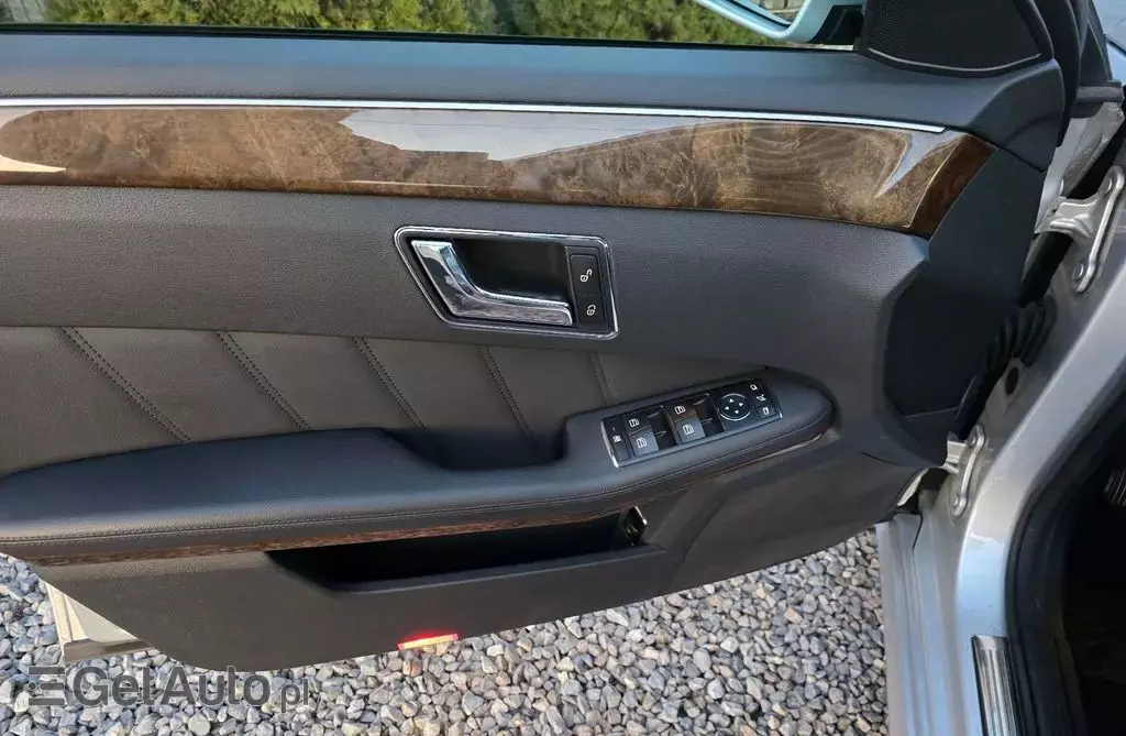 MERCEDES-BENZ Klasa E 