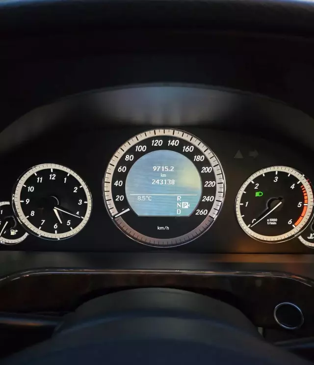 MERCEDES-BENZ Klasa E 