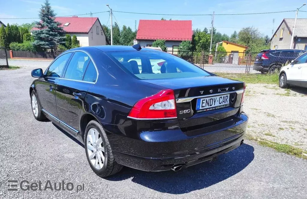 VOLVO S80 