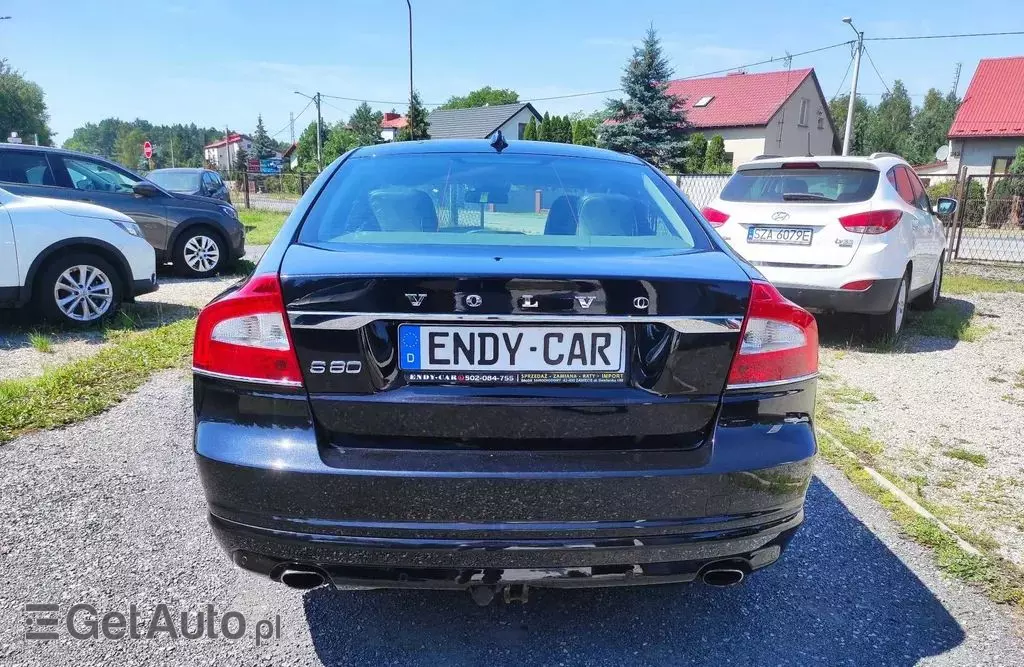 VOLVO S80 