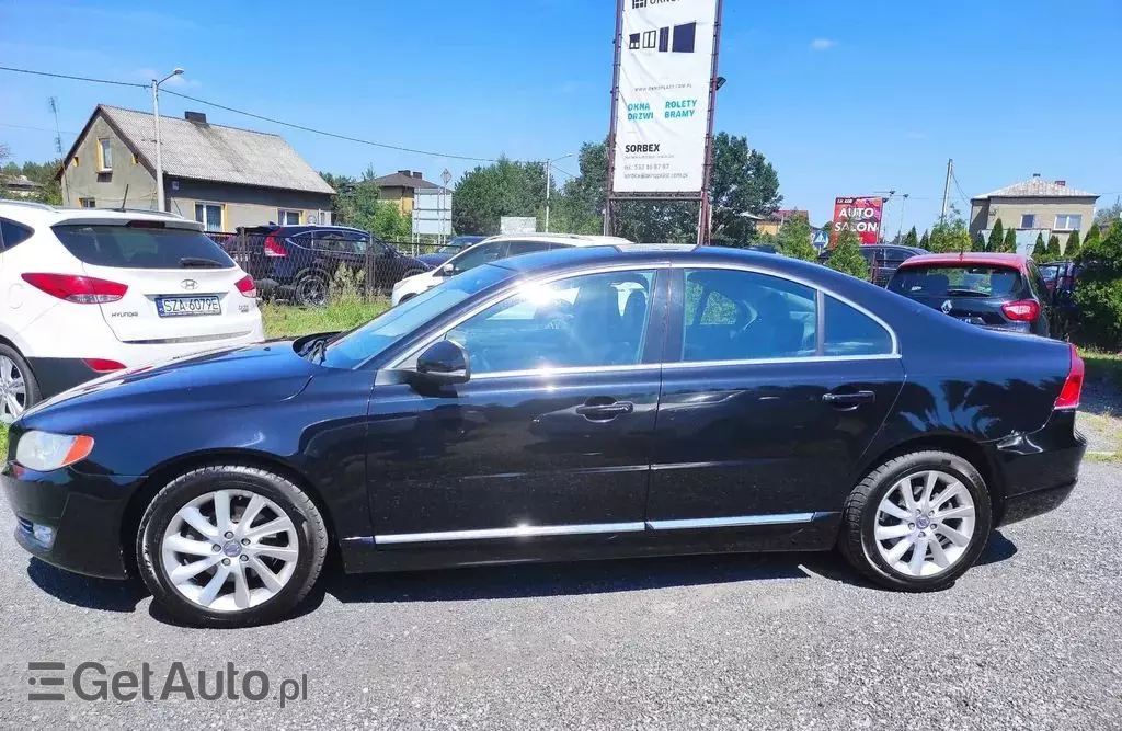 VOLVO S80 
