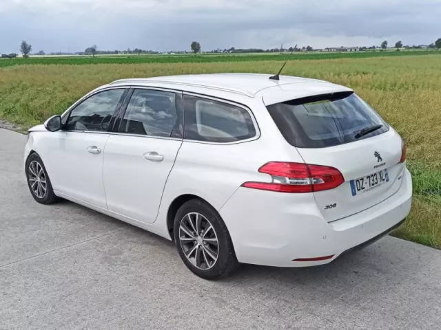 PEUGEOT 308 