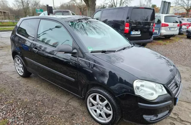 VOLKSWAGEN Polo 