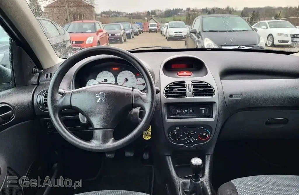 PEUGEOT 206 