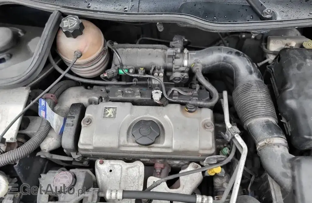 PEUGEOT 206 