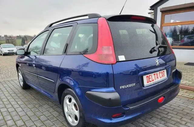 PEUGEOT 206 