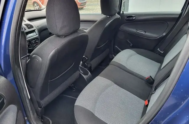 PEUGEOT 206 
