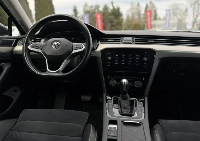 VOLKSWAGEN Passat 2.0 TSI Elegance DSG