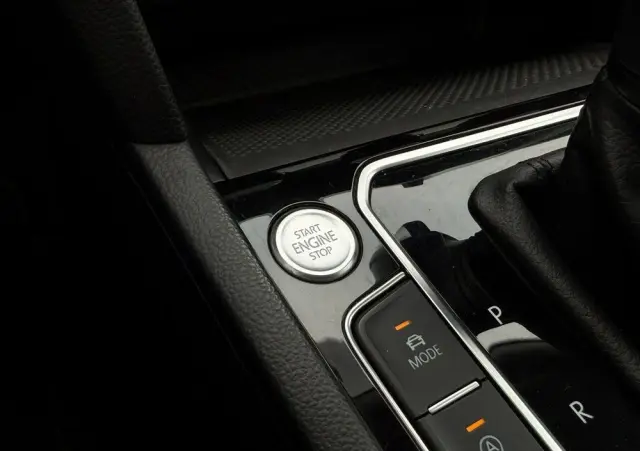 VOLKSWAGEN Passat 2.0 TSI Elegance DSG