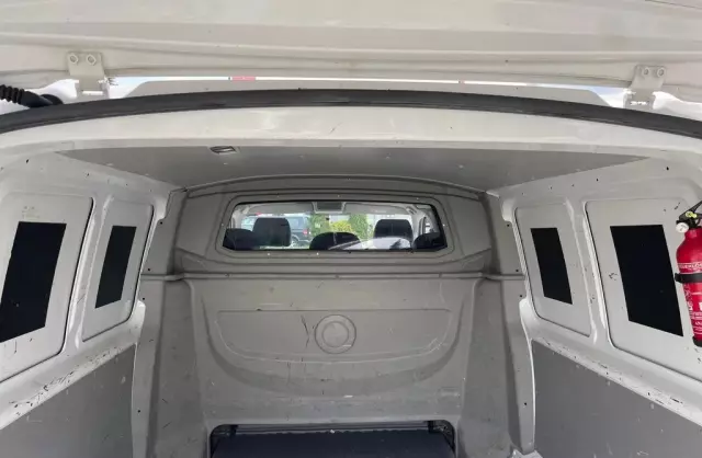 VOLKSWAGEN TRANSPORTER 