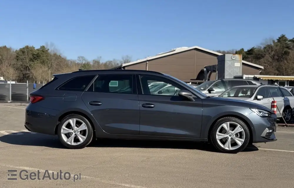 SEAT Leon 1.5 eTSI OPF DSG FR Black Edition