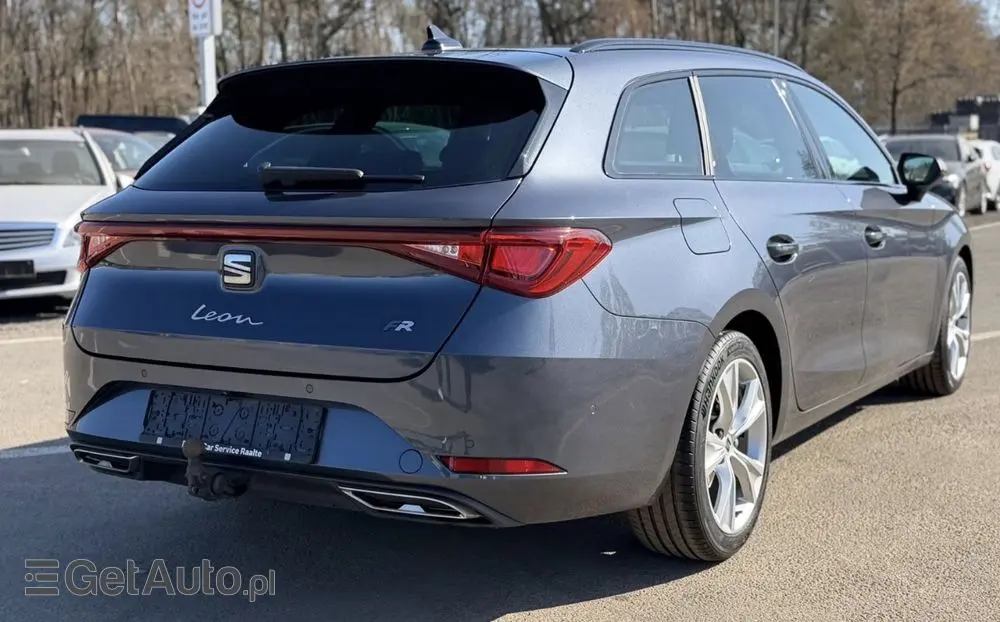 SEAT Leon 1.5 eTSI OPF DSG FR Black Edition