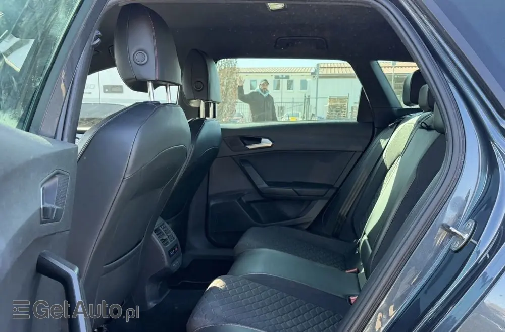 SEAT Leon 1.5 eTSI OPF DSG FR Black Edition