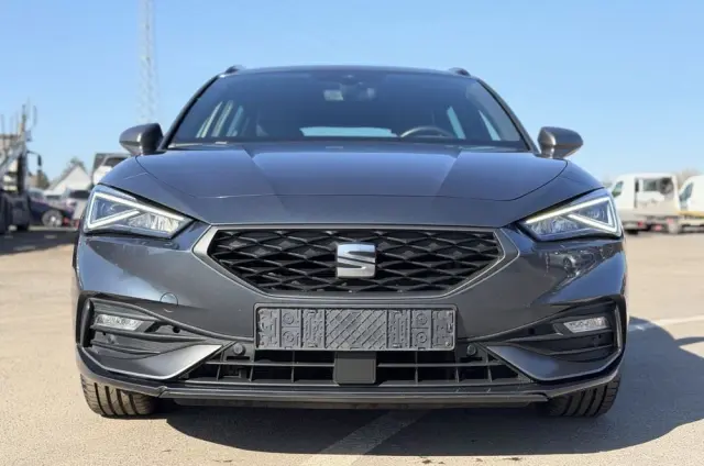 SEAT Leon 1.5 eTSI OPF DSG FR Black Edition