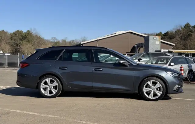 SEAT Leon 1.5 eTSI OPF DSG FR Black Edition