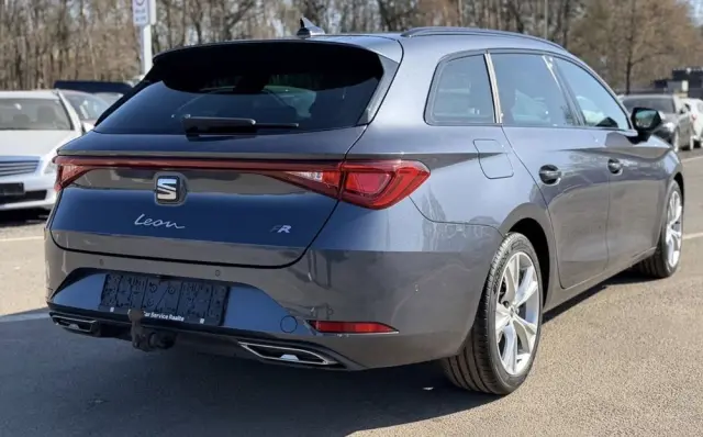 SEAT Leon 1.5 eTSI OPF DSG FR Black Edition