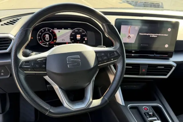 SEAT Leon 1.5 eTSI OPF DSG FR Black Edition