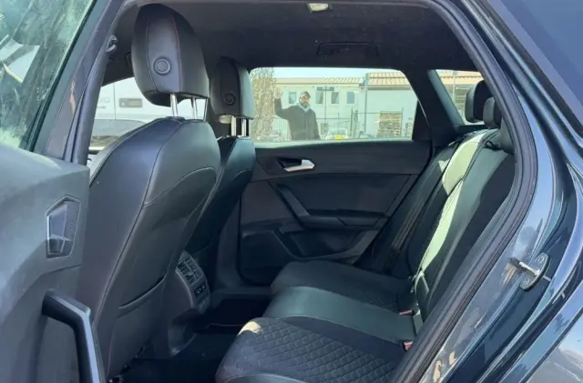 SEAT Leon 1.5 eTSI OPF DSG FR Black Edition