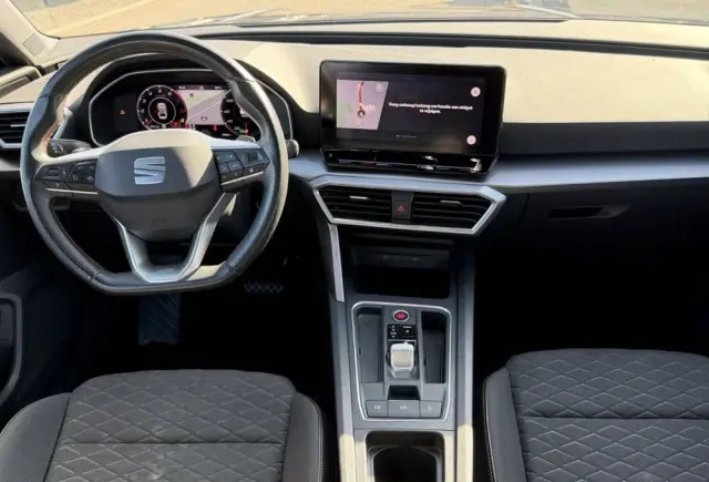 SEAT Leon 1.5 eTSI OPF DSG FR Black Edition