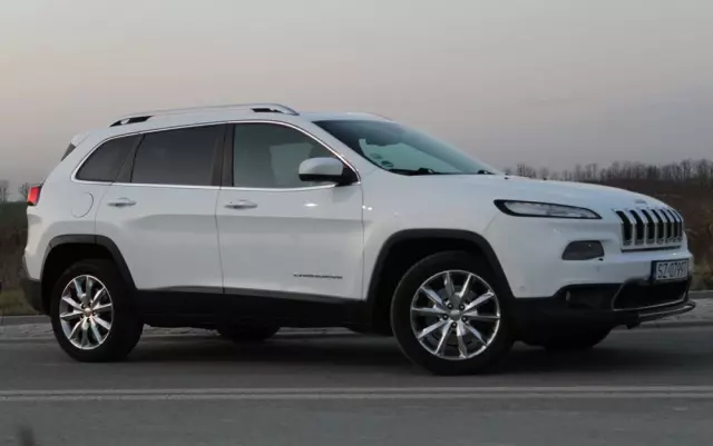 JEEP Cherokee 