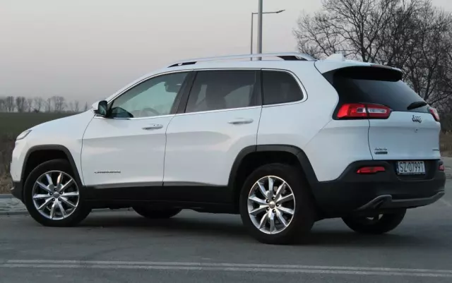 JEEP Cherokee 