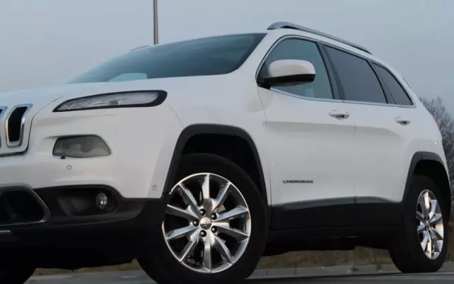 JEEP Cherokee 