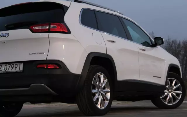 JEEP Cherokee 