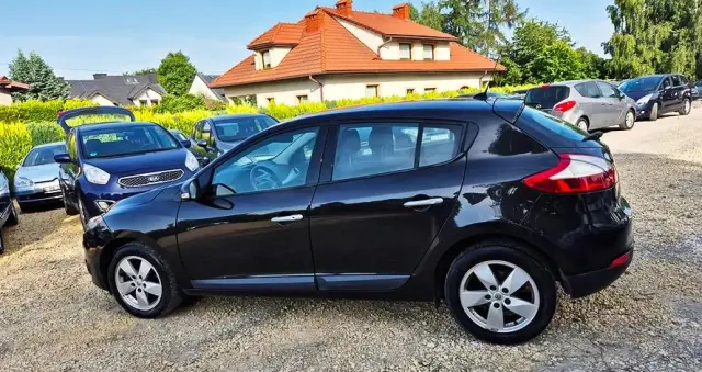 RENAULT Megane 1.6 16V 110 TomTom Edition