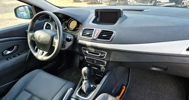 RENAULT Megane 1.6 16V 110 TomTom Edition