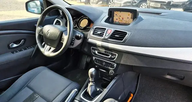 RENAULT Megane 1.6 16V 110 TomTom Edition