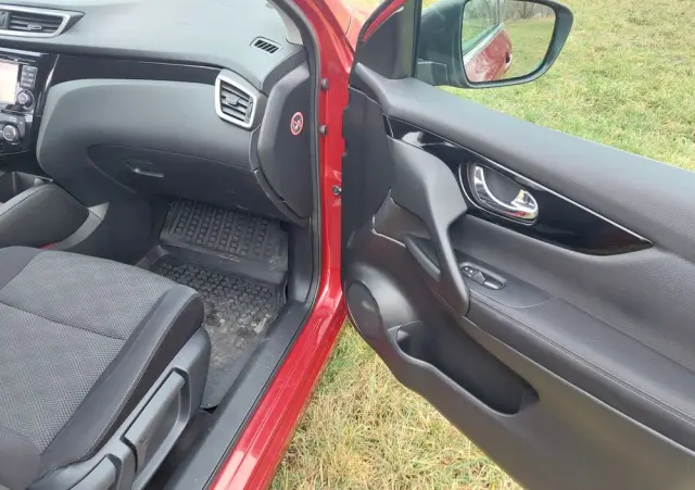 NISSAN Qashqai 1.2 DIG-T Xtronic 360