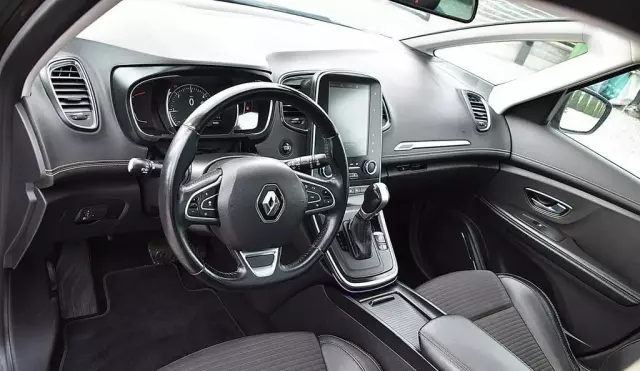 RENAULT Grand Scenic 