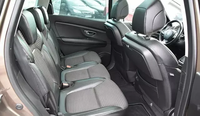 RENAULT Grand Scenic 