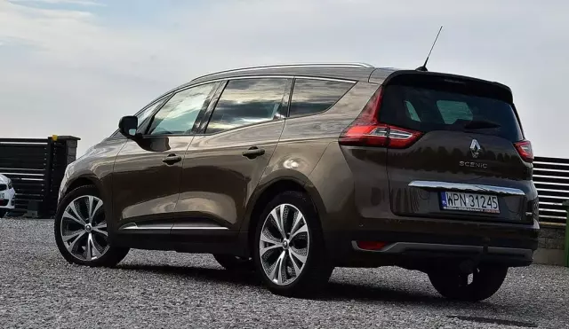 RENAULT Grand Scenic 