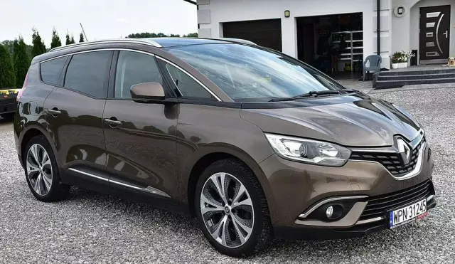 RENAULT Grand Scenic 