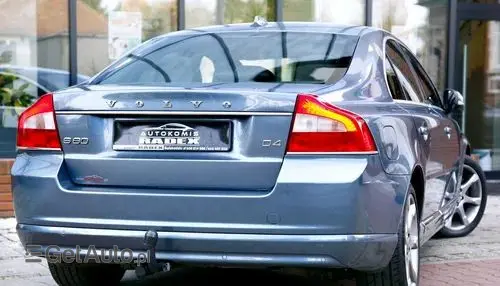 VOLVO S80 