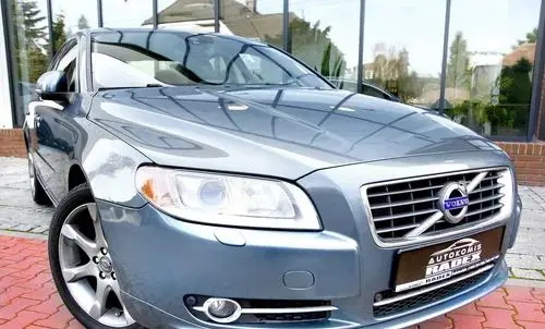 VOLVO S80 