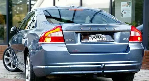 VOLVO S80 