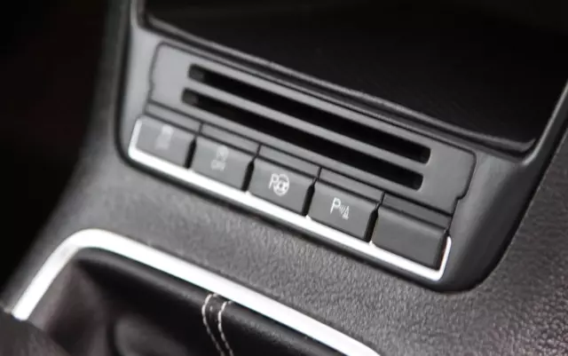 VOLKSWAGEN Tiguan 2.0 TDI DPF BlueMotion Technology Cup Sport & Style