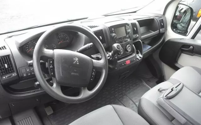 PEUGEOT Boxer 