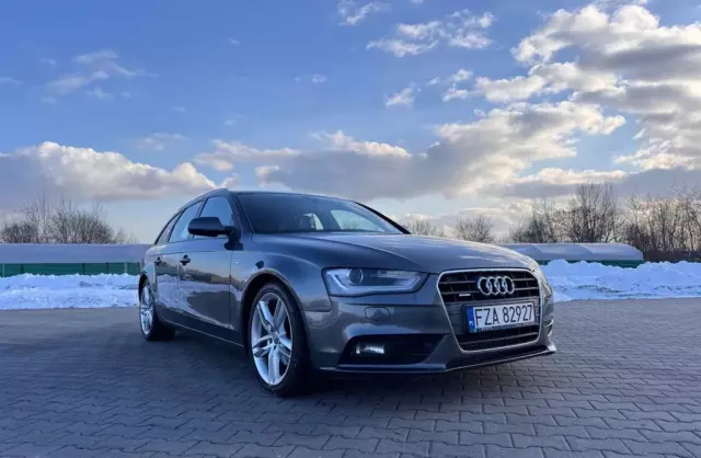 AUDI A4 