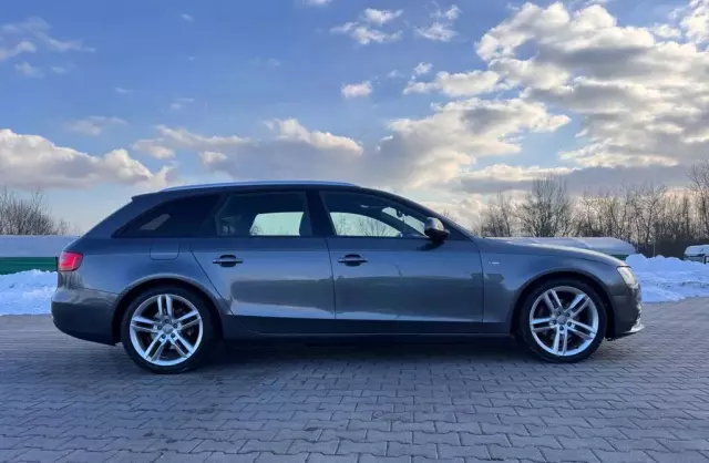 AUDI A4 