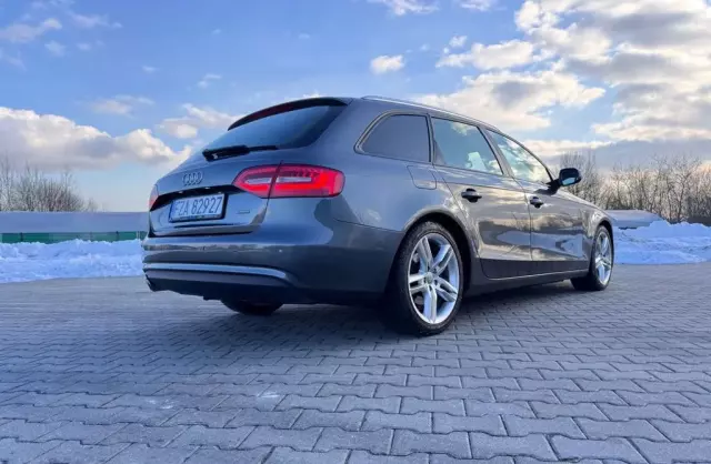AUDI A4 