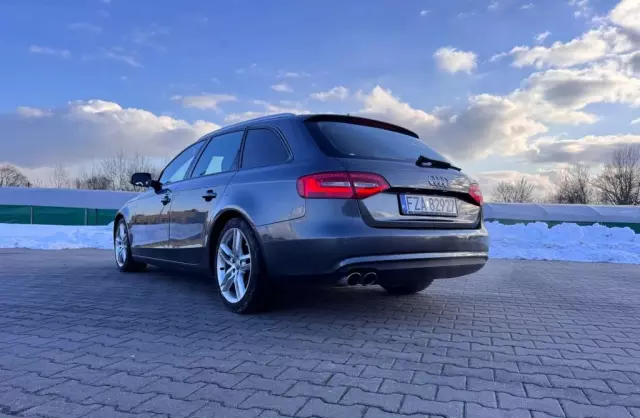 AUDI A4 