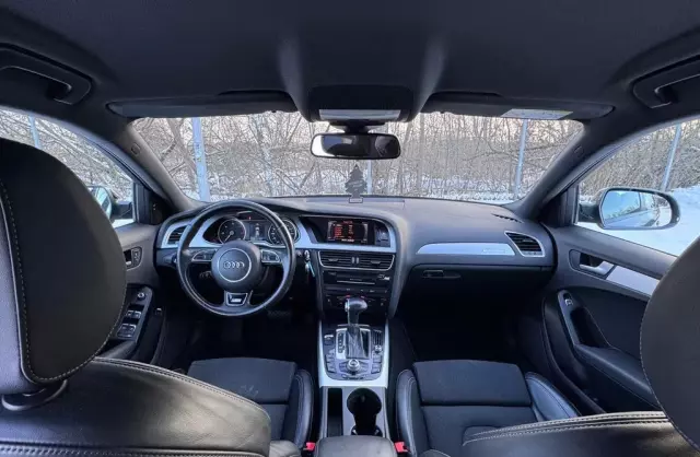 AUDI A4 