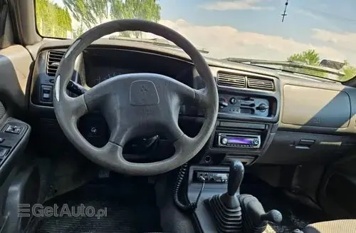 MITSUBISHI L 200 