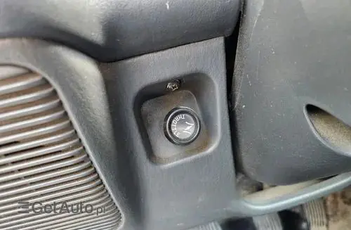 MITSUBISHI L 200 