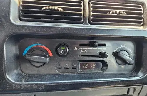 MITSUBISHI L 200 