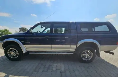MITSUBISHI L 200 