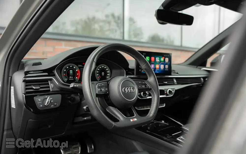 AUDI A4 Avant 35 TFSI S tronic S line